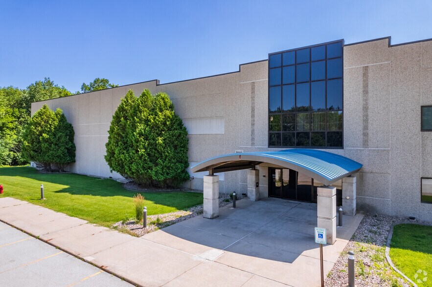 More Photos Of 1555 Glory Rd, Green Bay Manufacturing For Lease