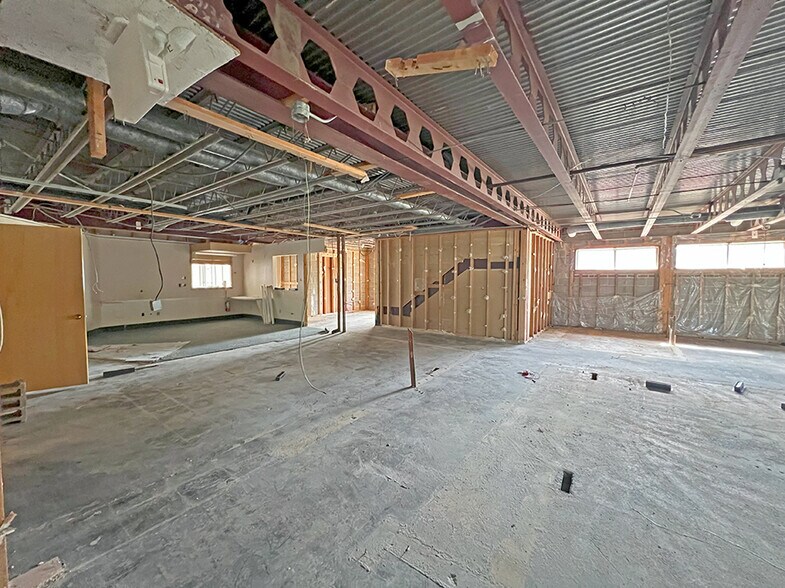 More Photos Of 334 W Main St, Decatur Flex For Lease