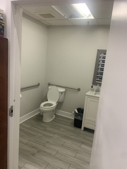 More Photos Of 8966 Mike Garcia Dr, Manassas Warehouse For Sale