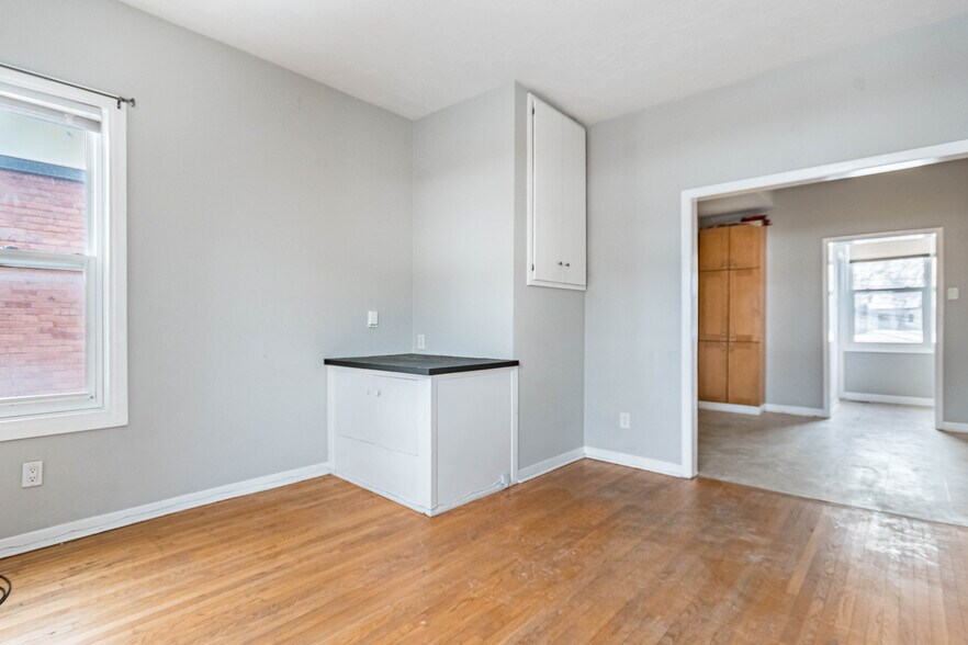 More Photos Of 740 Lansdowne Av, Toronto Multifamily For Sale