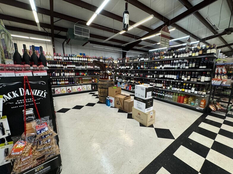 More Photos Of 9421 S Hwy 165, Woodworth Service Station For Sale