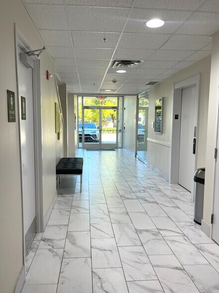 More Photos Of 5940 W Parker Rd, Plano Office For Sale