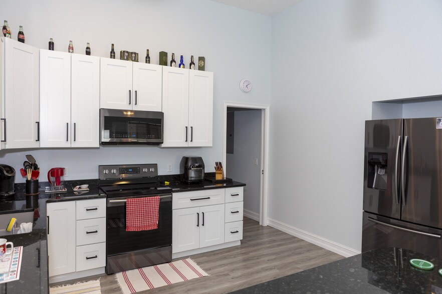 More Photos Of 2211 E Norvell Bryant Hwy, Hernando Freestanding For Sale