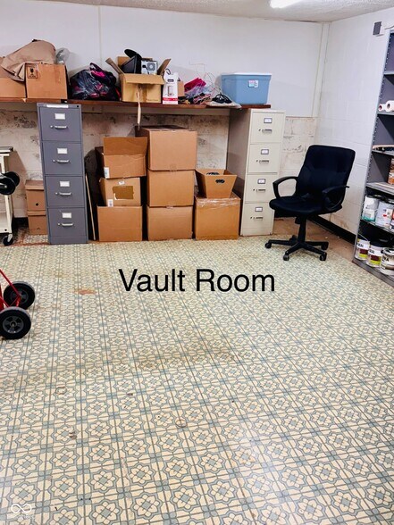 More Photos Of 2125 E State Highway 54, Linton Office For Sale