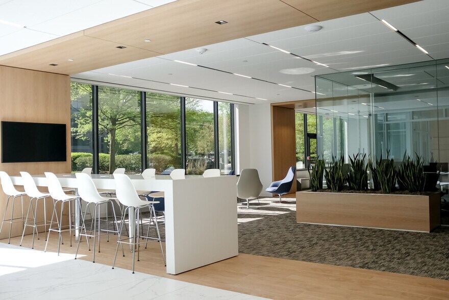 More Photos Of 6116 Executive Blvd, Rockville Office For Lease