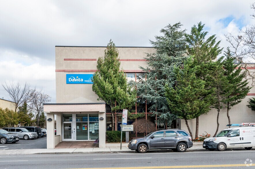 More Photos Of 1435 86th St, Brooklyn Medical For Sale
