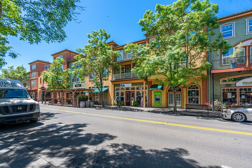 More Photos Of 9071 Windsor Rd, Windsor General Retail For Lease