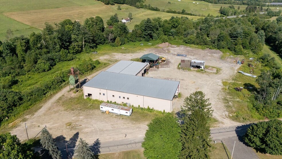 More Photos Of 398 Main St, Roulette Warehouse For Sale