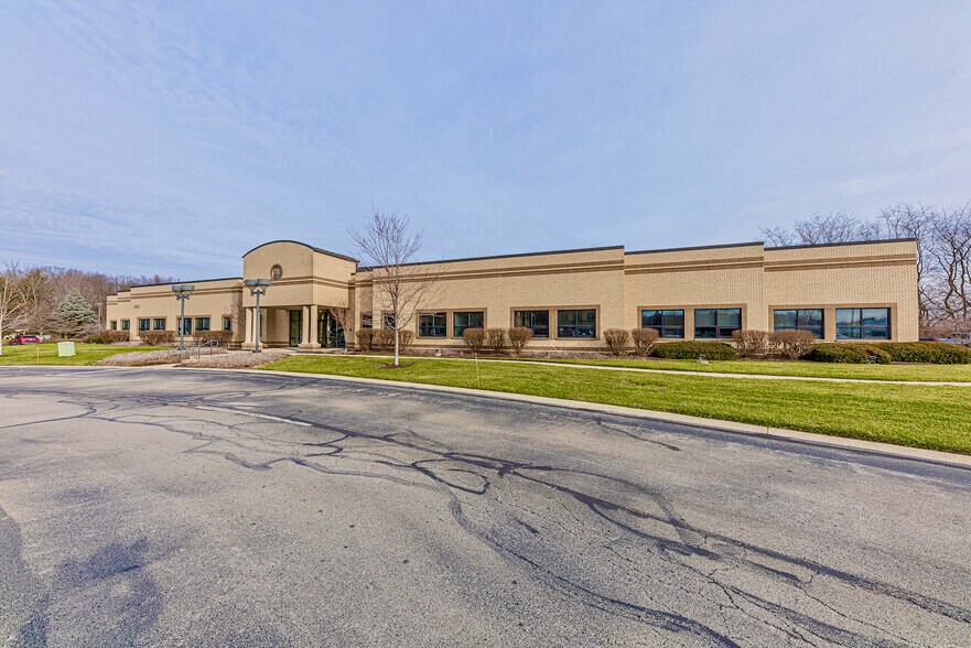 More Photos Of 3021 E 98th St, Indianapolis Unknown For Lease