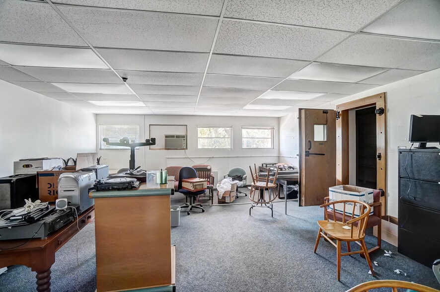 More Photos Of 150 E South College St, Yellow Springs Research And Development For Sale