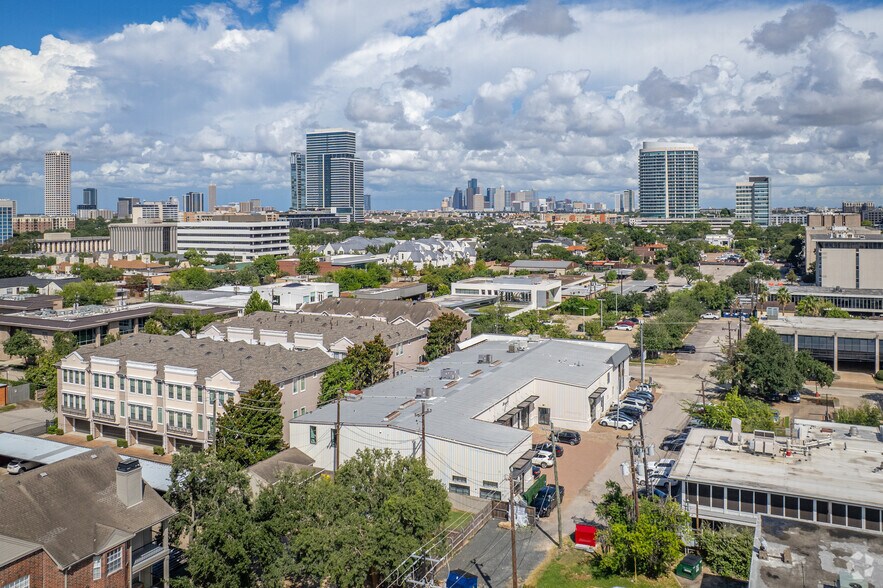 More Photos Of 3330 Audley St, Houston Storefront Retail Office For Sale