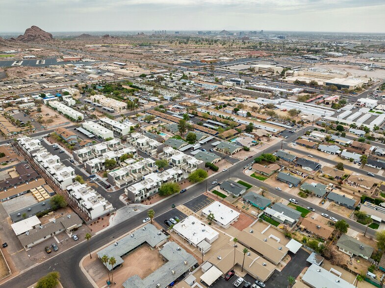 More Photos Of 2002-2010 N 50th St, Phoenix Apartments For Sale