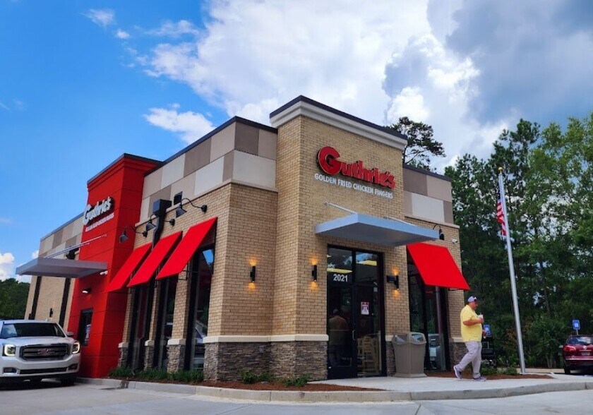 Primary Photo Of 2021 Commerce Dr N, Peachtree City General Retail For Sale