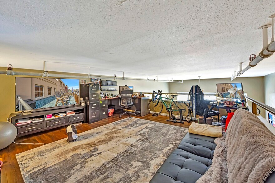 More Photos Of 2119 Strand St, Galveston Freestanding For Sale