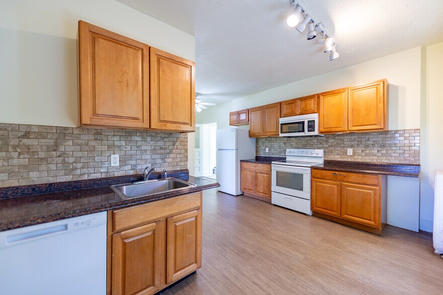 More Photos Of 117 S Prairie St, Batavia Office Residential For Sale