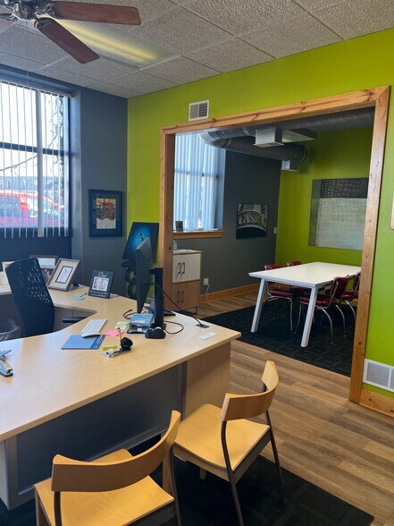 More Photos Of 2303 Charles St, Rockford Loft Creative Space For Sale