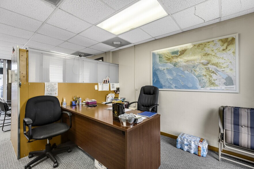 More Photos Of 201 N Indian Canyon Dr, Palm Springs Storefront Retail Office For Sale