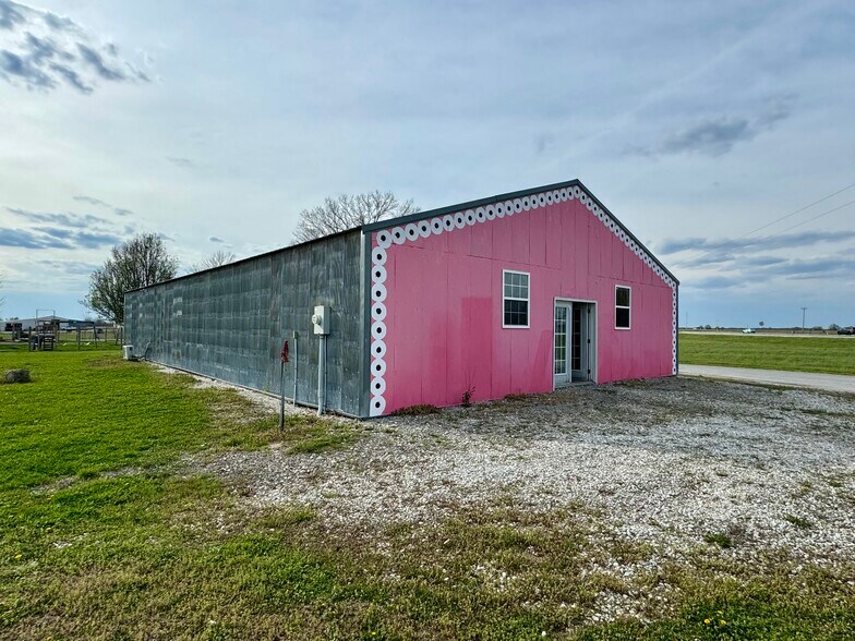 More Photos Of 20884 Pike 307, Bowling Green General Retail For Sale