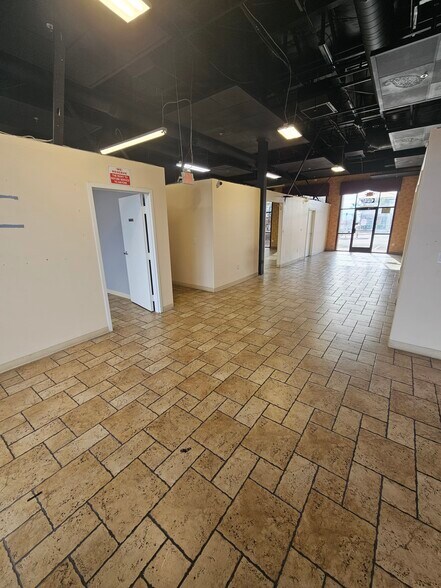 More Photos Of 4255 S Durango Dr, Las Vegas Freestanding For Lease