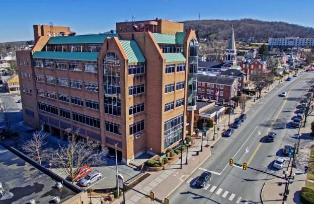 Primary Photo Of 124 E Main St, Ephrata Office For Lease