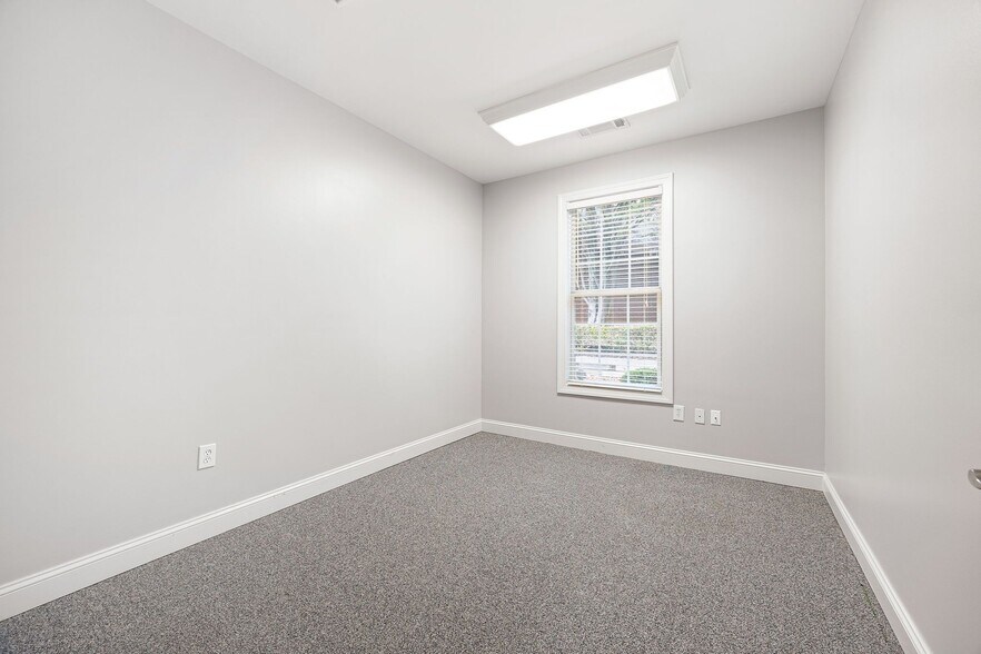 More Photos Of 1350 Wooten Lake Rd, Kennesaw Office For Lease