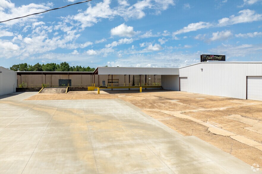 More Photos Of 3451 Georgia Pacific Ave, Mobile Warehouse For Lease