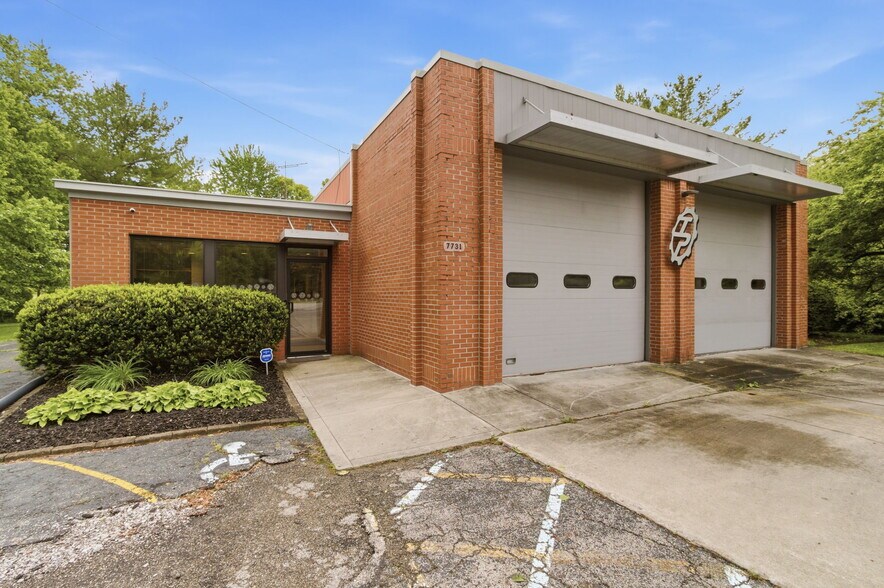 More Photos Of 7731 Traders Ln, Indianapolis Office For Sale