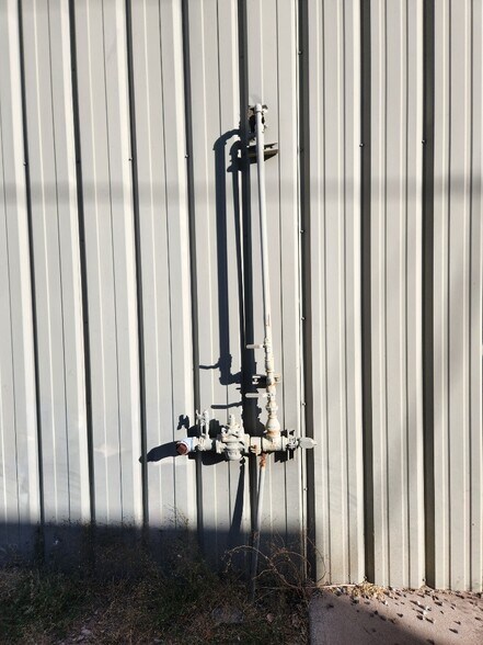 More Photos Of 425 S Main St, Coolidge Manufacturing For Lease