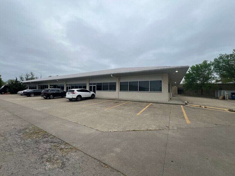 Primary Photo Of 900-902 SE 5th St, Bentonville Office For Lease