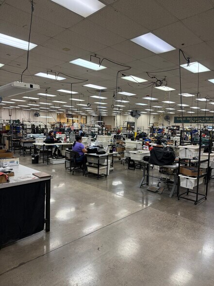 More Photos Of 2019 W Quail Ave, Phoenix Warehouse For Lease