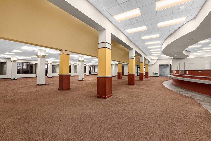 More Photos Of 305 5th Ave S, La Crosse Storefront Retail Office For Sale