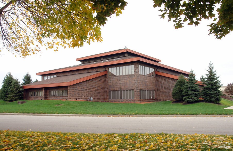 More Photos Of 2000 E 116th St, Carmel Medical For Sale