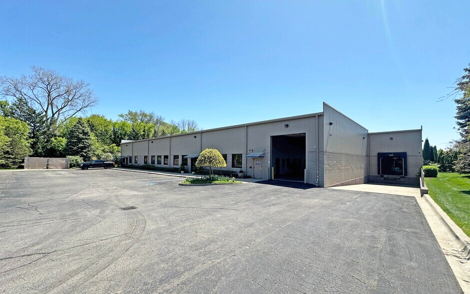 More Photos Of 22960 Venture Dr, Novi Warehouse For Sale