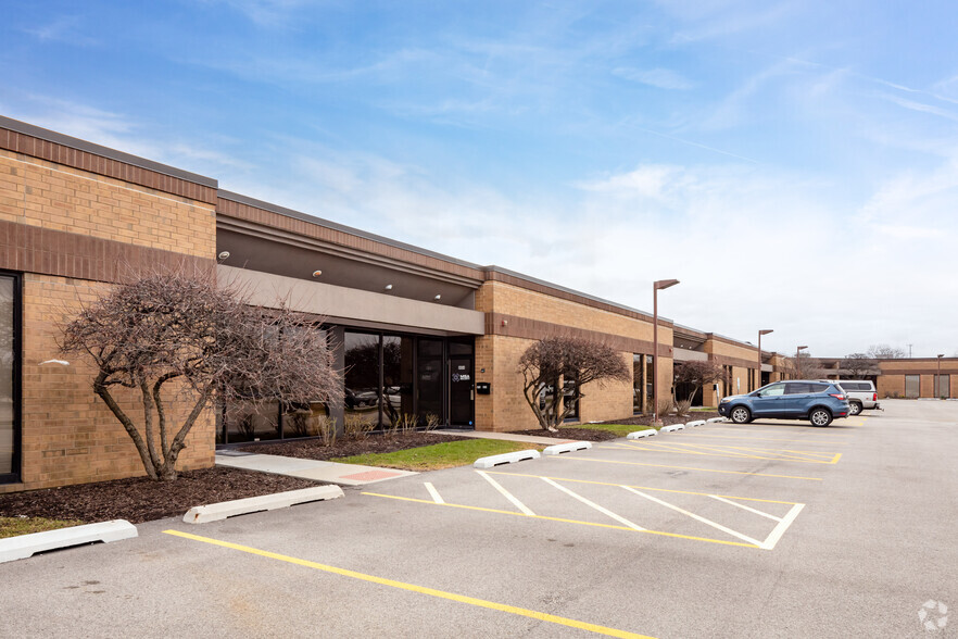 Primary Photo Of 800-820 W South Thorndale Ave, Bensenville Flex For Lease