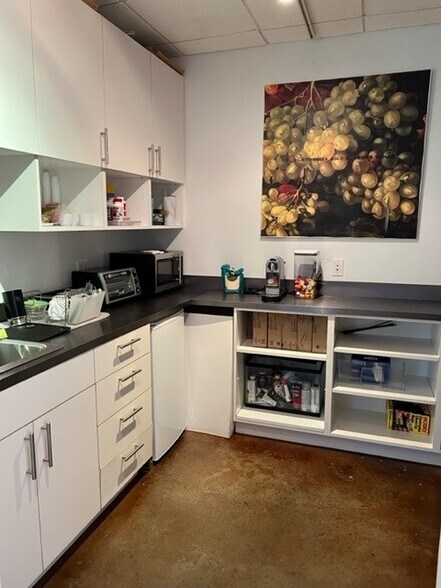 More Photos Of 500 S Dixie Hwy, Coral Gables Office For Lease