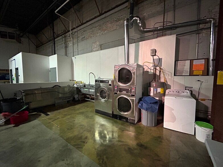 More Photos Of 4300 W Lake St, Chicago Warehouse For Lease