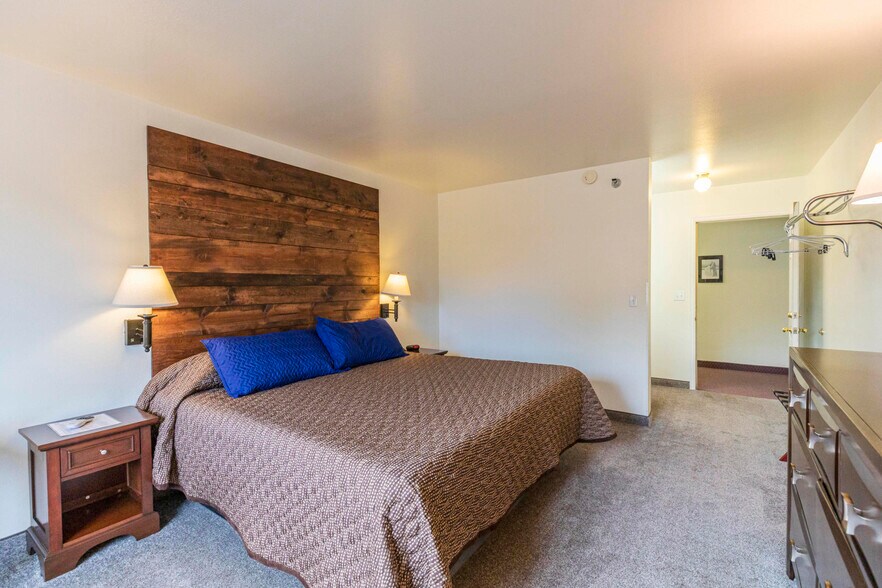 More Photos Of 605 4th Ave, Fort Garland Hotel For Sale