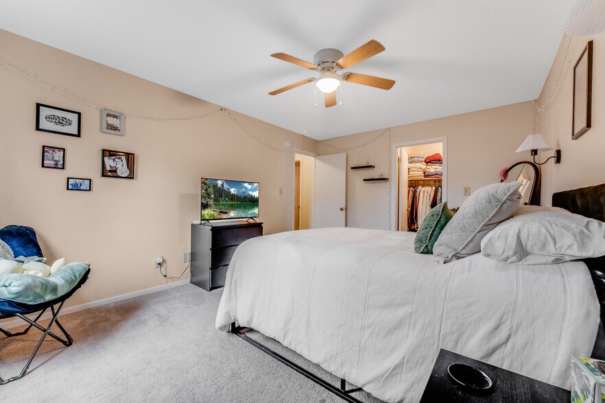 More Photos Of 940 Stewart St, Morgantown Apartments For Sale