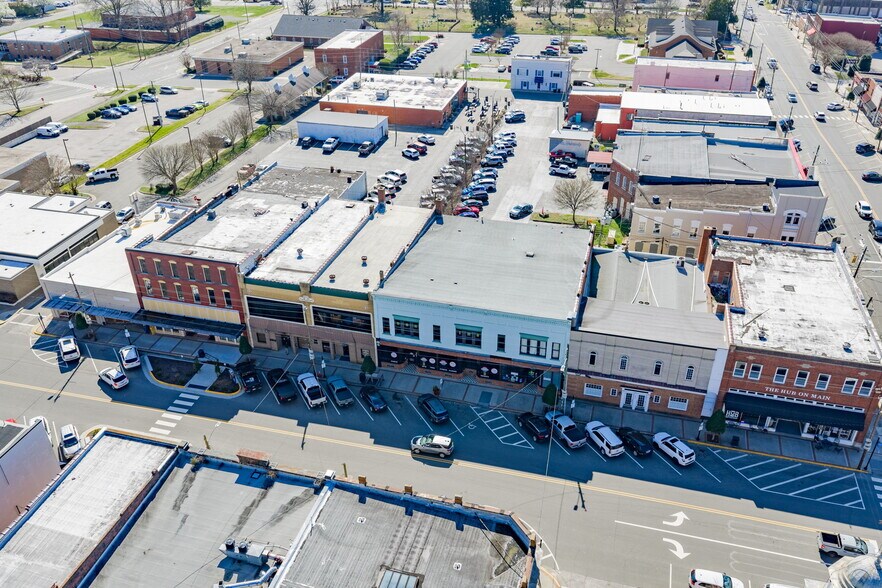 More Photos Of 111 Bank St, Oxford Sports And Entertainment For Lease