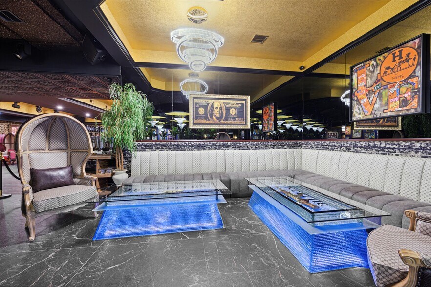 More Photos Of 2154 Bridge St, Philadelphia General Retail For Sale