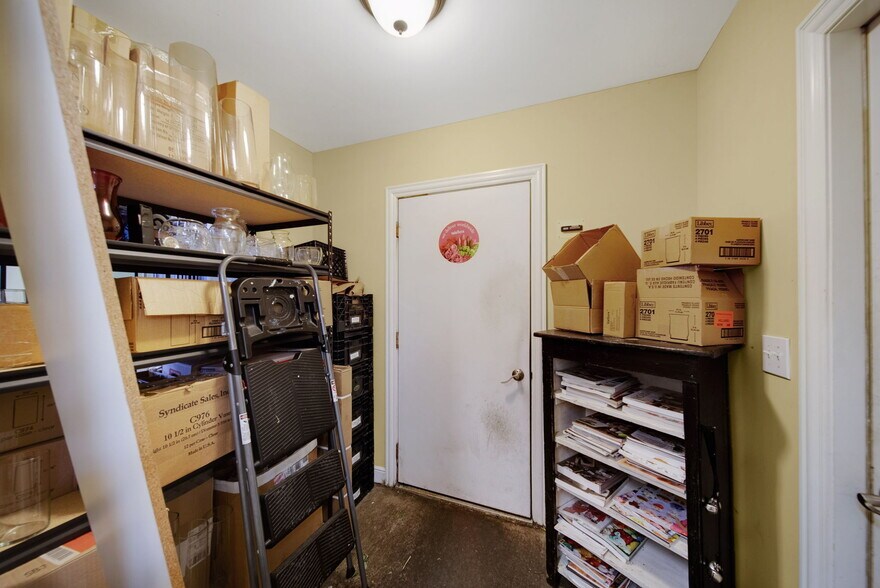 More Photos Of 4120 Main St, Hilliard Freestanding For Sale