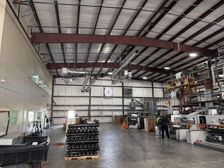 More Photos Of 1803 Rough Neck Dr, Humble Warehouse For Sale