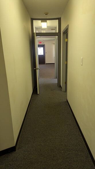 More Photos Of 3657 Lost Nation Rd, Willoughby Warehouse For Lease