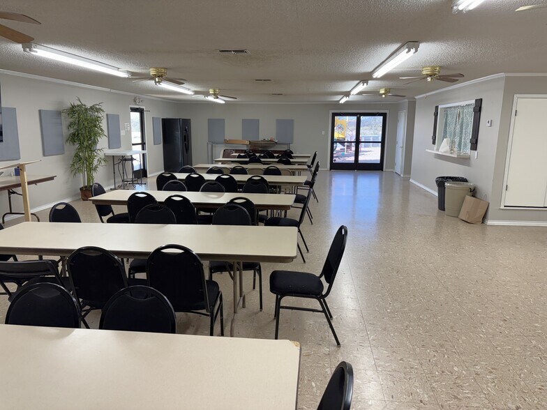 More Photos Of 201 Kathey Street, Weatherford Religious Facility For Sale