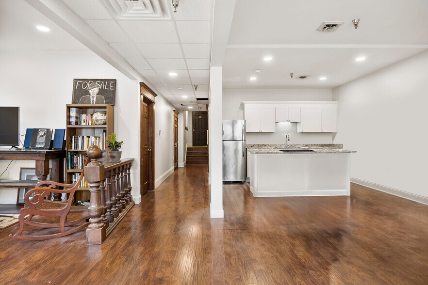 More Photos Of 82 N Pearl St, Albany Apartments For Sale