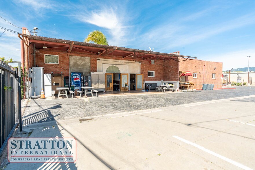 More Photos Of 23986 Pine St, Santa Clarita Religious Facility For Sale