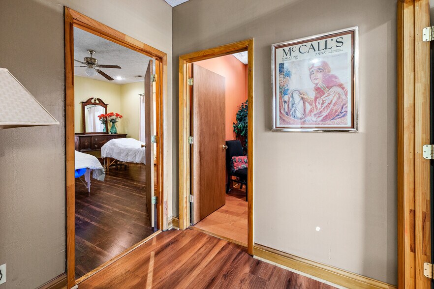 More Photos Of 2048 Winchester Ave, Ashland General Retail For Sale