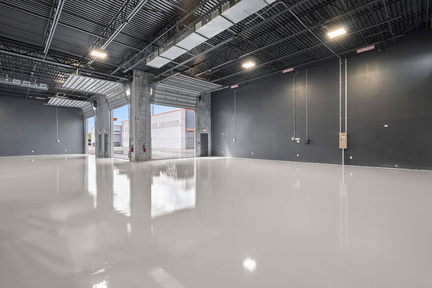 More Photos Of 1111 N 34th St, Tampa Self Storage For Sale