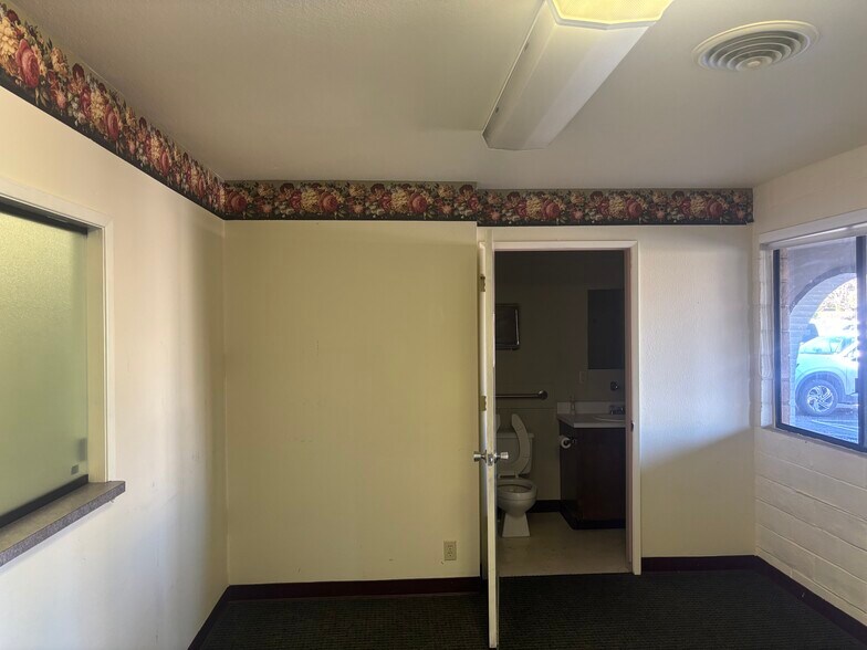 More Photos Of 5106 Hill Rd E, Lakeport Medical For Lease