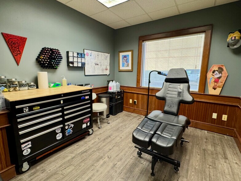 More Photos Of 122 Vine St, Fergus Falls Office For Sale